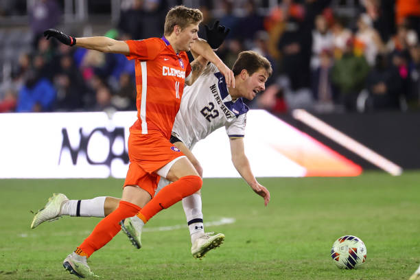 貼身防守和 貼身防守和